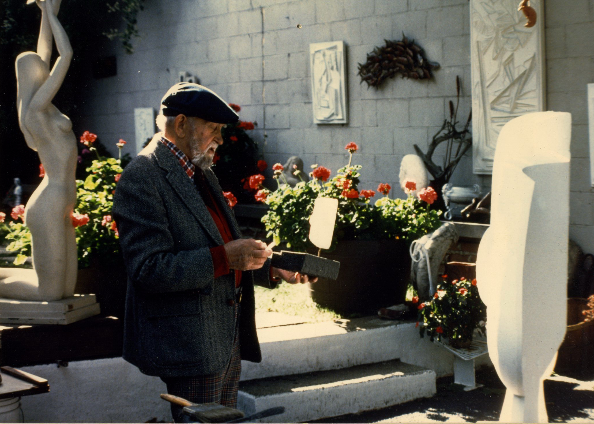  Vytautas Jonynas stopped by Angelo's art studio for a visit. 